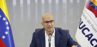 Héctor Rodríguez: Maestros construyen consensos para la recuperación de sus ingresos