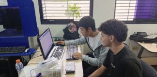 Jóvenes merideños crean traductor de lengua de señas