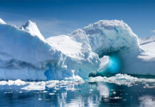 Las aguas cálidas se acercan a la Antártida y amenazan con derretir el hielo desde abajo