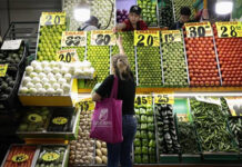 México lanza plan para contener inflación y evitar alza en combustibles y canasta básica