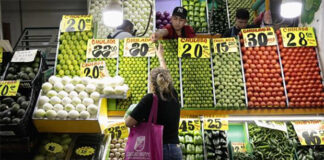 México lanza plan para contener inflación y evitar alza en combustibles y canasta básica
