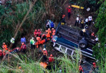 Suben a 10 los fallecidos en accidente vial en la carretera Transandina