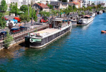 Un autobús cayó al río Sena en la periferia de París