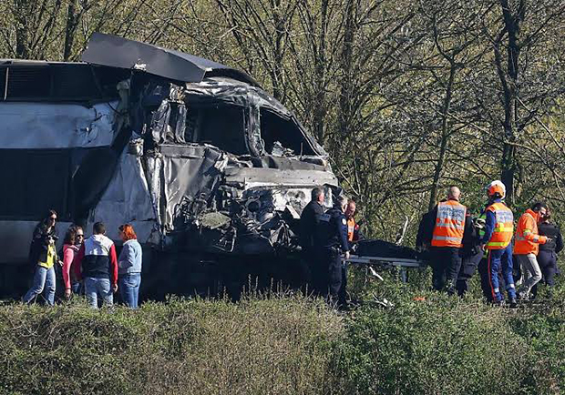 Un muerto y varios heridos tras chocar un tren con un camión en el norte de Francia