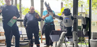 Un robot que ‘perrea’ y 3D sin gafas: Nueva Jersey exhibe lo último en tecnología