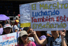 Universitarios de Nueva Esparta apoyan a docentes por mejoras salariales