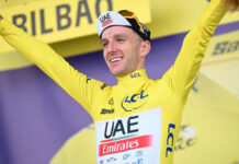 Adam Yates llevará los galones del UAE en el Giro