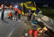 Al menos tres muertos en Indonesia por el choque entre un autobús y un camión cisterna