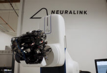 Así es el nuevo robot de Elon Musk que puede navegar por todo tu cerebro