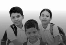 Con emotivo homenaje despiden a los tres hermanos fallecidos en una laguna de Maturín