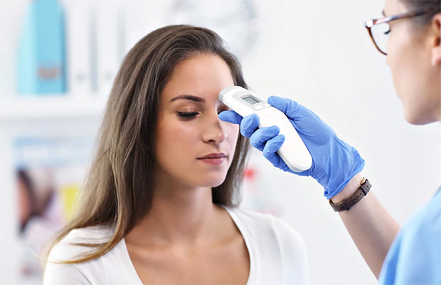 Estudio revela que la temperatura corporal femenina aumenta progresivamente con la edad