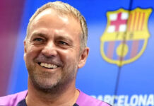 Flick renueva con el Barcelona hasta 2028, con otro año opcional