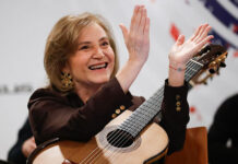 La música enseña a los seres humanos a ser sociales, dice la guitarrista Berta Rojas