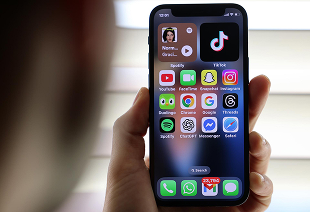 Malasia restringirá el acceso de menores de 16 años a las redes sociales a partir de junio