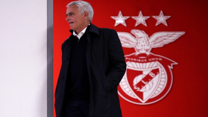 Mourinho «A partir del próximo lunes ya podré hablar sobre mi futuro»