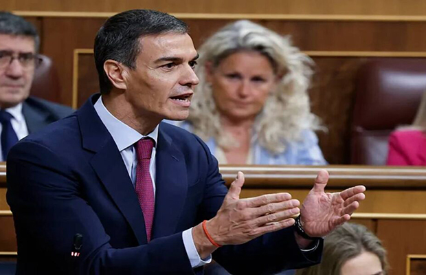 Pedro Sánchez expresa en el Congreso su apoyo a Zapatero tras imputación del expresidente
