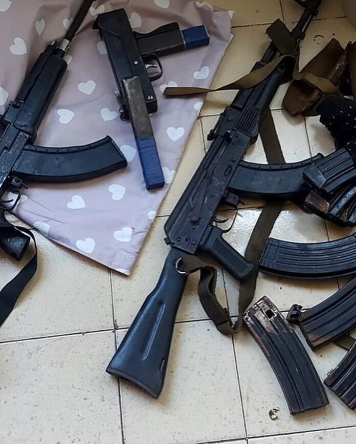 Presos dos sujetos que trasladaban cuatro fusiles en Maracaibo