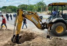 Reparan ruptura de tubo de aguas blancas en la avenida Aragua de Maracay
