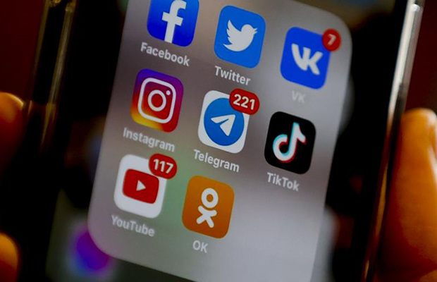 Rusia propone a las redes sociales que bloqueen contenidos manipulados con IA