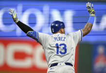 Salvador Pérez iguala a Iván Rodríguez en lista de catchers con más jonrones