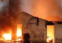 Voraz incendio consume en su totalidad reconocida tapicería en Zaraza y deja sin luz a un sector