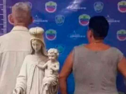 Aprehenden a adultos mayores por profanar tumbas en cementerio de Nueva Esparta