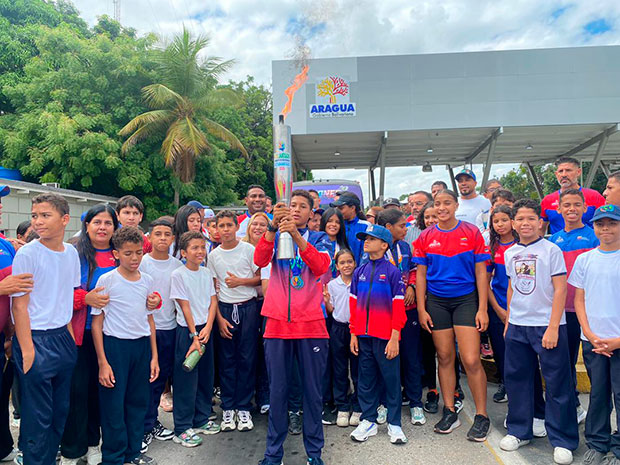 Aragua-recibió-el-recorrido-del-Fuego-Patrio