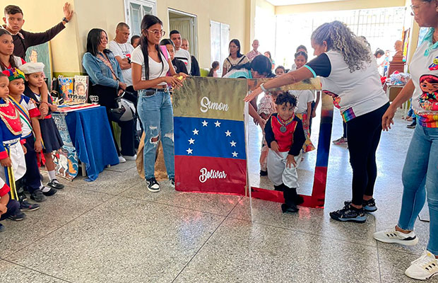 Celebrada-Feria-del-Libro-“Simón-Bolívar