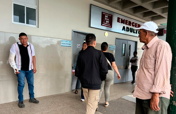 Dan-de-alta-a-estudiantes-y-docente-afectados-por-presunta-intoxicación-en-el-liceo-Simón-Bolívar-de-Maturín