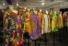 De camisas estampadas de Versace a pipas de Lancel, la moda masculina se expone en París