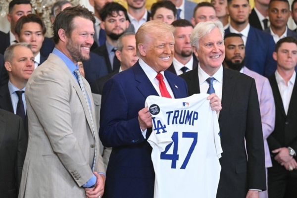 Donald Trump pide un tope salarial para los equipos de la MLB