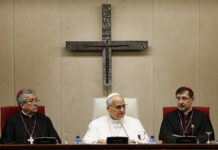El papa pide a los obispos que respondan a los abusos con escucha, justicia y reparación