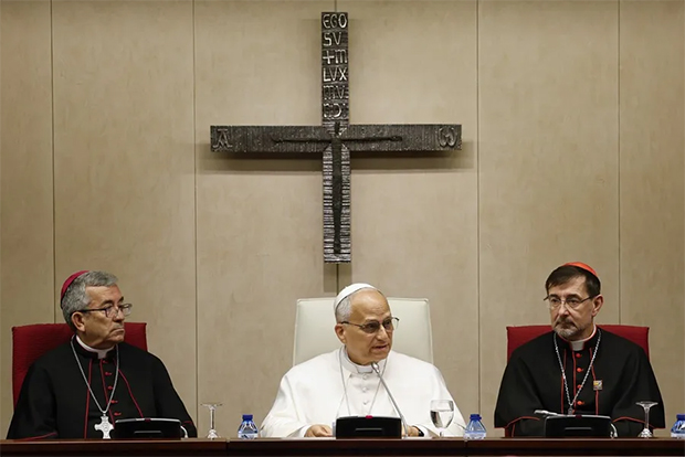 El papa pide a los obispos que respondan a los abusos con es