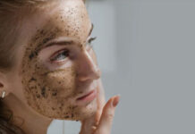 Exfoliación periódica: la clave para eliminar células muertas, desobstruir poros y renovar la piel