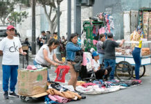 Más del 70 % de trabajadores peruanos sigue en la informalidad, alerta asociación civil