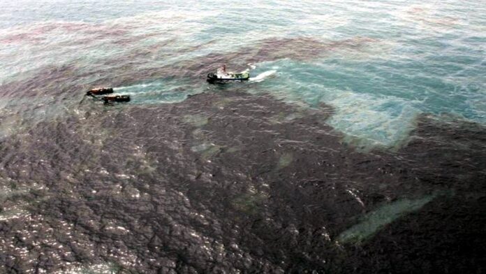 Pescadores de Paria pierden 11 toneladas diarias de pescado por derrame en Trinidad
