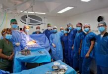 Realizan cirugía compleja combina de cesárea y transposición de ovarios en La Guaira