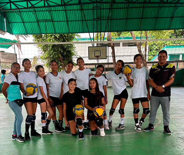 Revenga-brilló-en-voleibol-y-béisbol-5