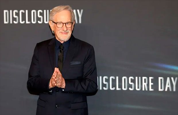 Steven Spielberg vuelve a los extraterrestres en El día de l