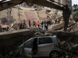 Sube a 920 los muertos por los terremotos