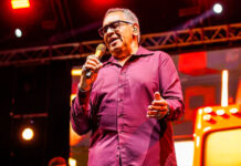 Tito Nieves prefiere la salsa de la calle, pero su lado romántico es el que «enamora»