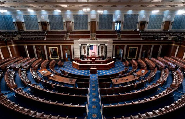 Trump aplazó la nominación del director de inteligencia para forzar un voto en el Congreso