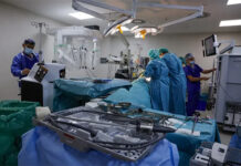 Un hospital español completa la primera cirugía robótica pediátrica de Europa