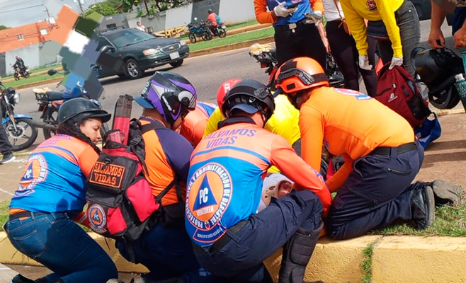 Un-peatón-y-dos-motorizados-heridos-tras-arrollamiento-en-la-avenida-Jesús-Subero