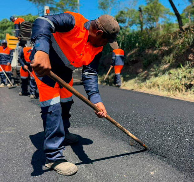 Vertirán-3.500-toneladas-de-asfalto-en-la-carretera-Magdaleno