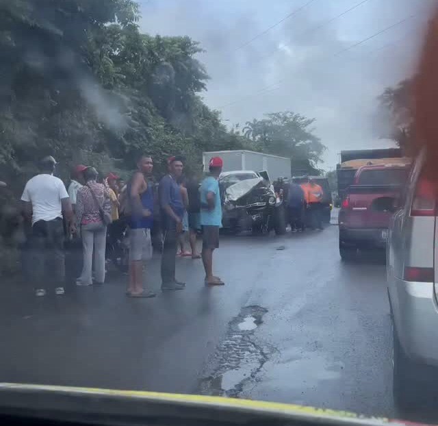 Accidente en la Troncal 9 deja dos funcionarios fallecidos y tres heridos