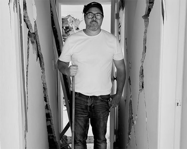 Adrián-Delgado-relata-el-dolor