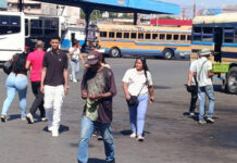 Ajuste mensual del pasaje mantiene en descontento a los usuarios