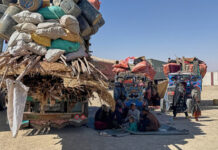 Al menos 4 muertos y 10 desaparecidos al caer al río un camión de refugiados afganos