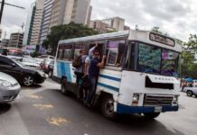 Aumento de pasaje urbano se suspende hasta el 1 de agosto